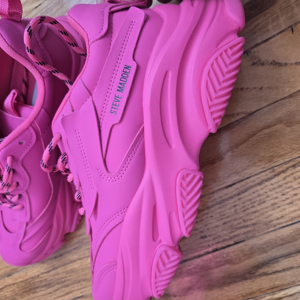 Steve Madden Fuchsia Chunky Sneakers
